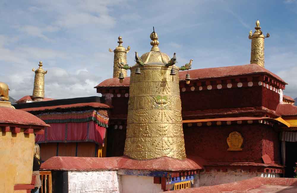 32 - Tibet - Lhasa, templo de Jokhang, terrado